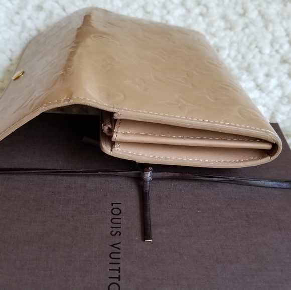 Louis Vuitton Wallet - Picture 9 of 14